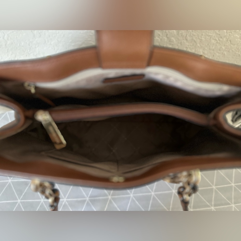 Michael Kors Sofia Large Tote - Picture 8 of 14